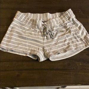 A pea in the pod maternity shorts